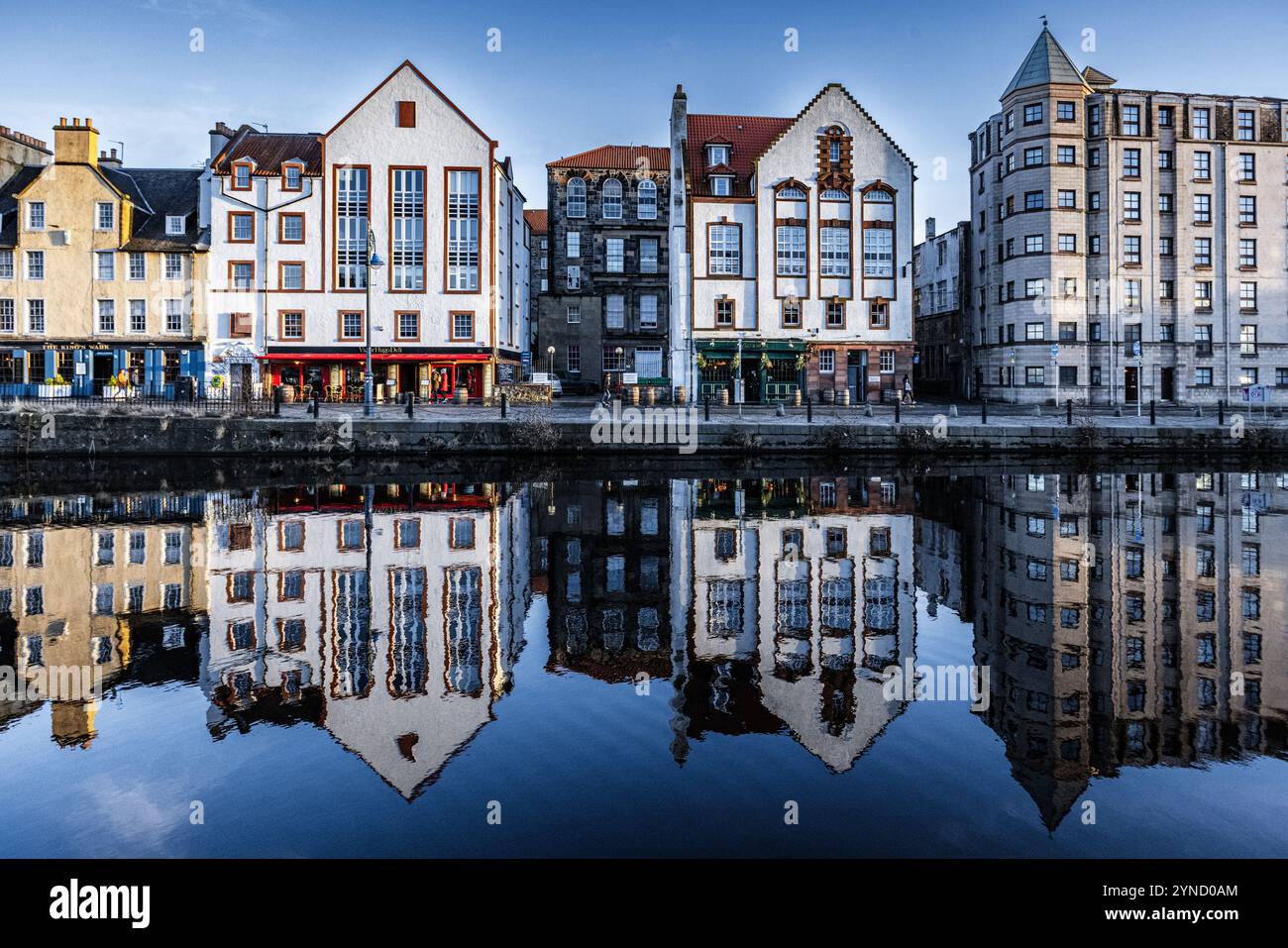Row of tenement houses hi-res stock photography and images - Alamy