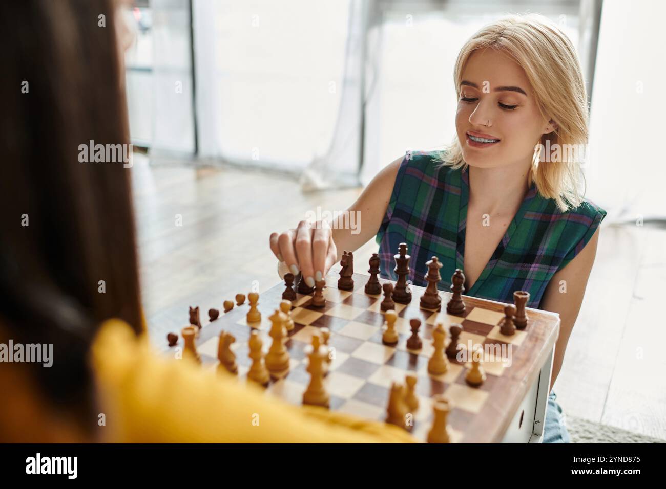 Women in chess hi-res stock photography and images - Alamy