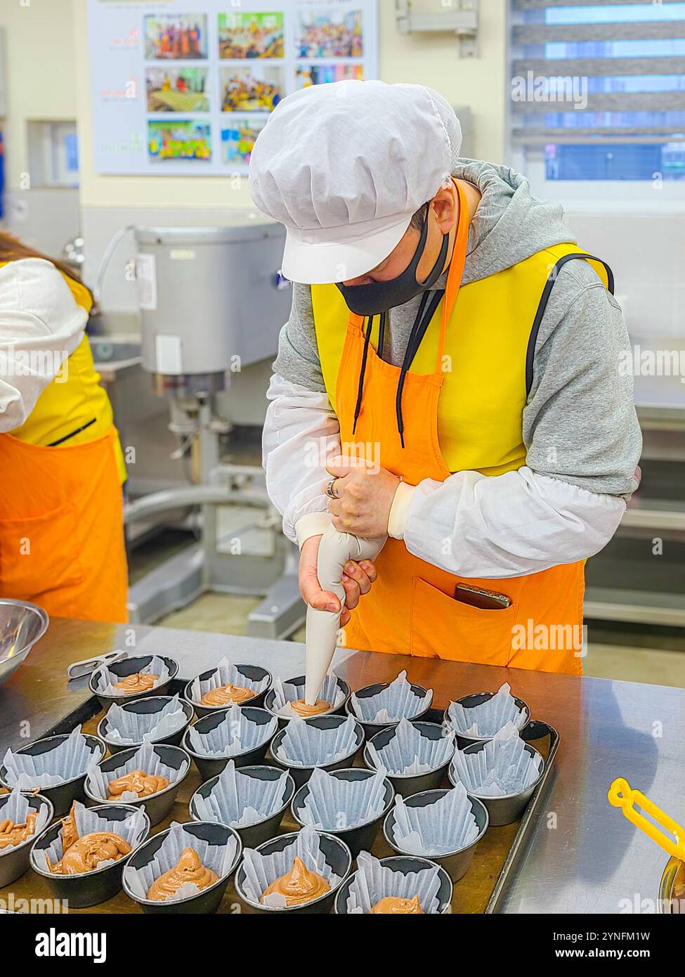 Hands on activity hi-res stock photography and images - Alamy