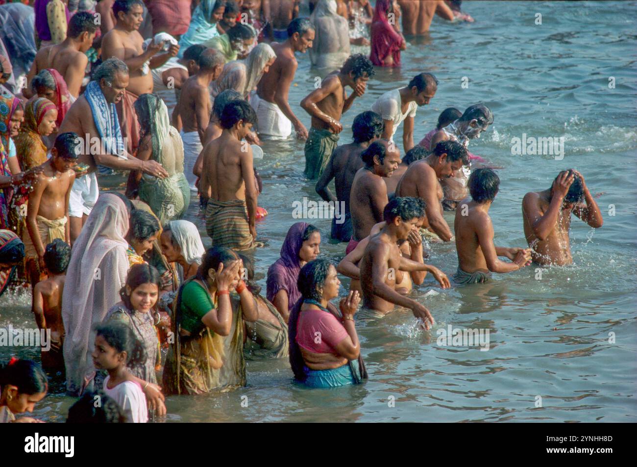 Crowded devotees hi-res stock photography and images - Alamy