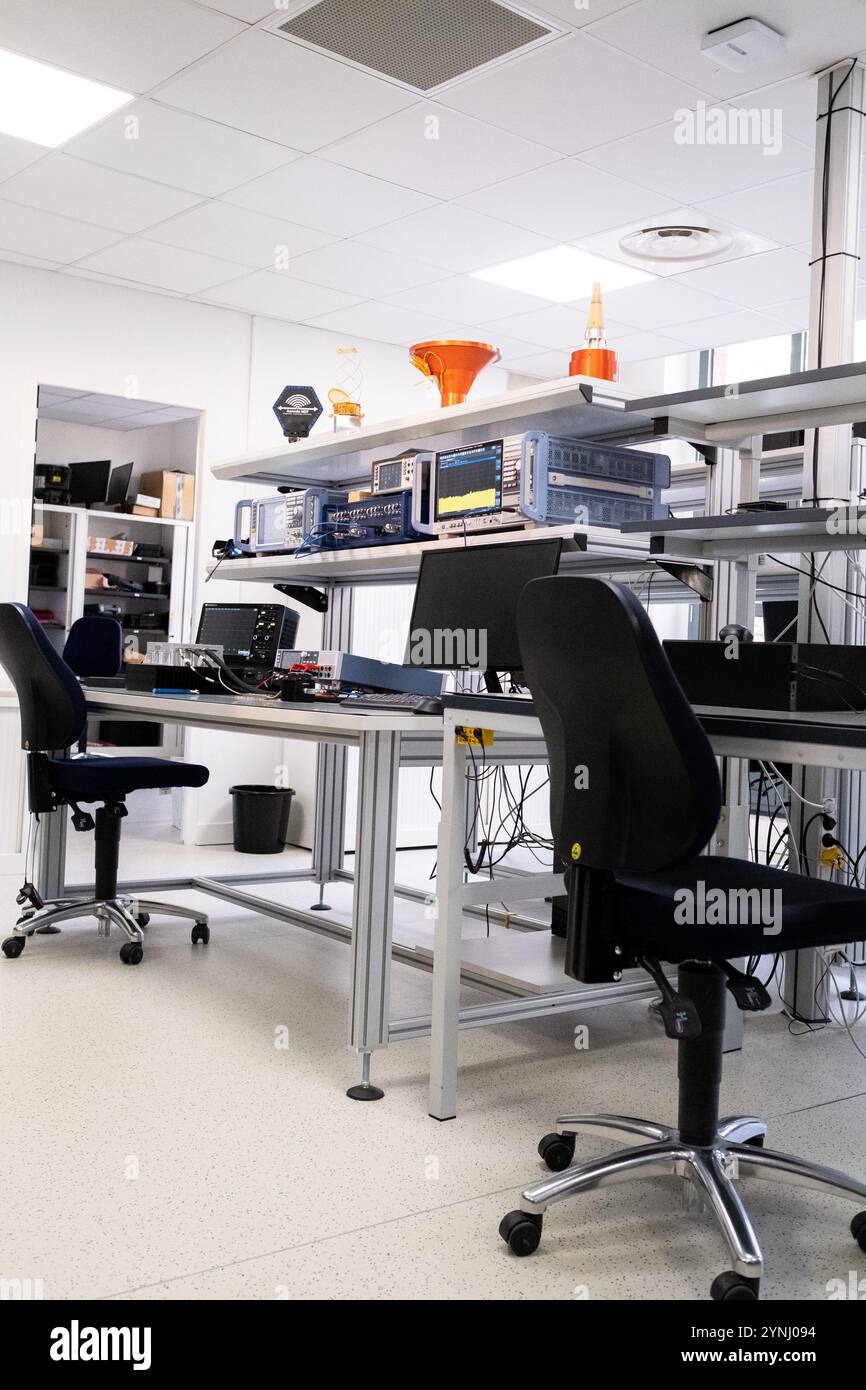 Visit to the French headquarters of the private space company NewSpace ...