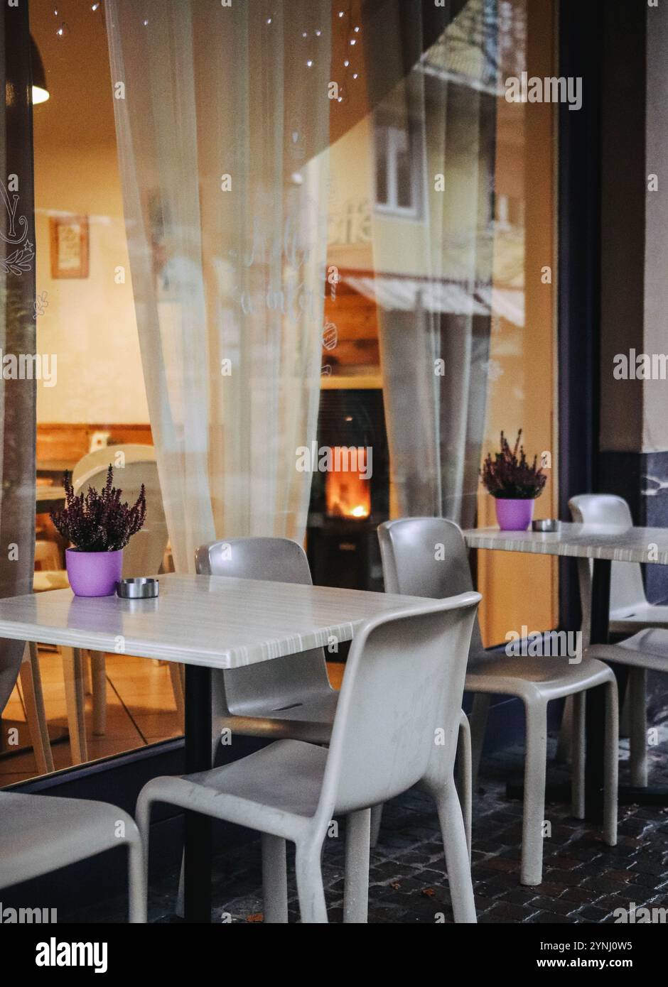 Cozyness hi-res stock photography and images - Alamy