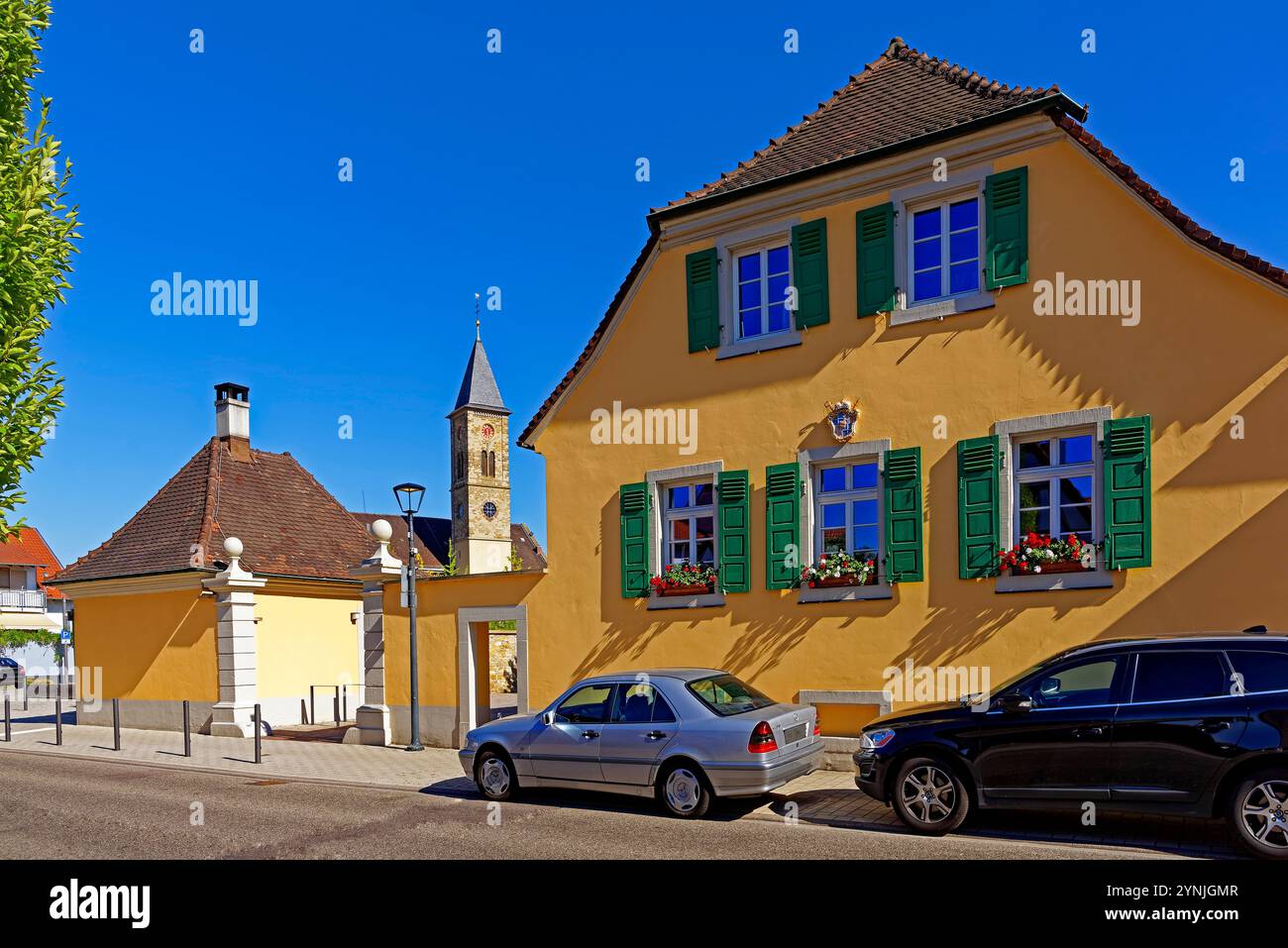 Hofstelle, historisch, Turm, katholische Kirche St. Laurentius Stock Photo