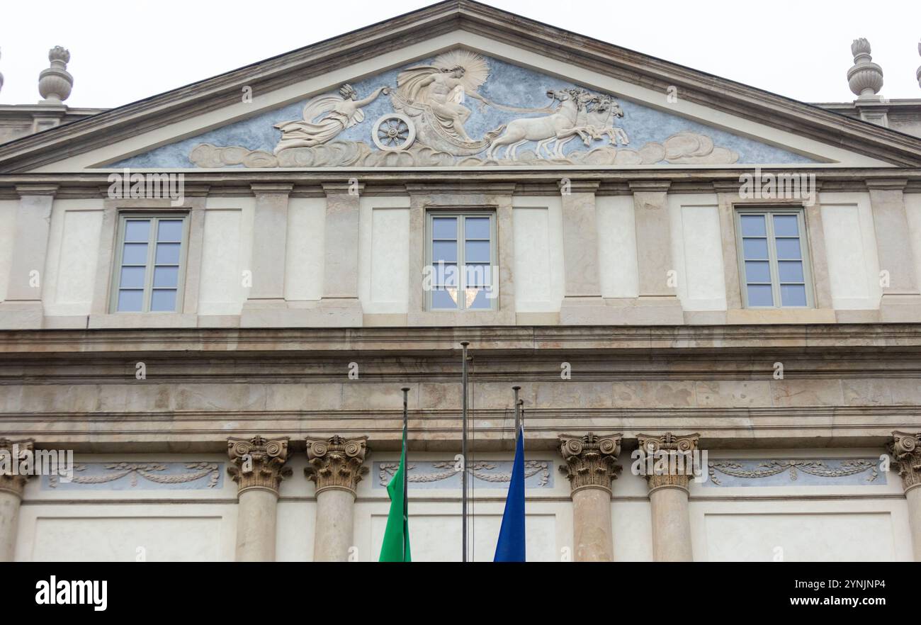 Milano, Italia. 26th Nov, 2024. La facciata senza i ponteggi durante la Conferenza stampa per presentare &quot;La forza del destino&quot; l'Opera inaugurale della Stagione 2024/2025 del Teatro alla Scala - Milano, Italia - Marted&#xec;, 26 Novembre 2024 (foto Stefano Porta/LaPresse) Press conference to present &quot;La forza del Destino&quot;, the inaugural opera of the 2024/2025 season of the Teatro alla Scala - Milan, Italy - Tuesday, 26 November 2024 (photo Stefano Porta/LaPresse) Credit: LaPresse/Alamy Live News Stock Photo