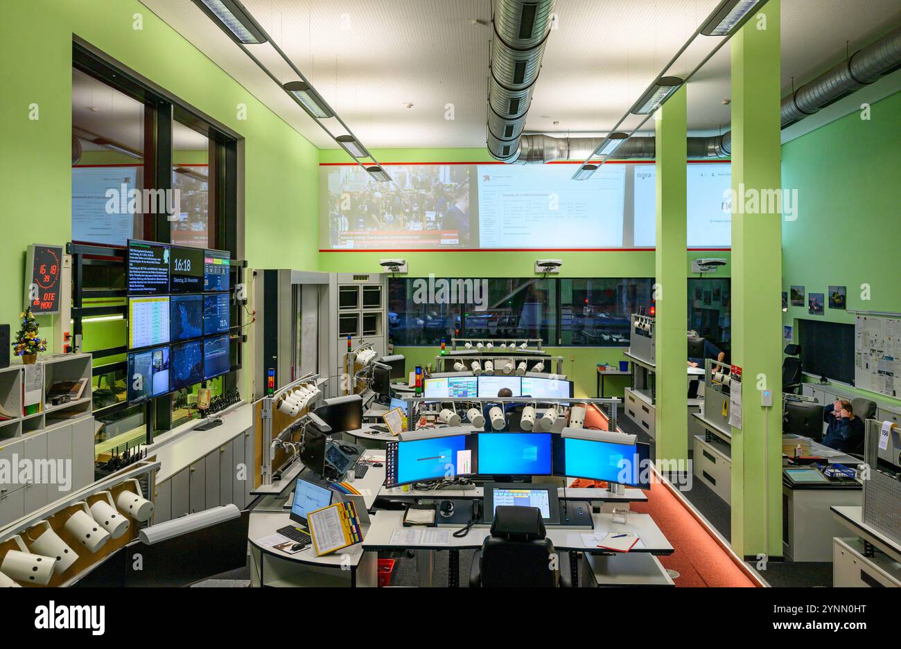 Operational command and control hi-res stock photography and images - Alamy