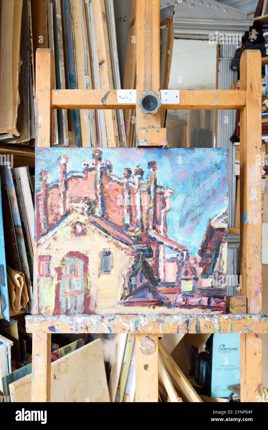 Painting displayed on easel hi-res stock photography and images - Alamy