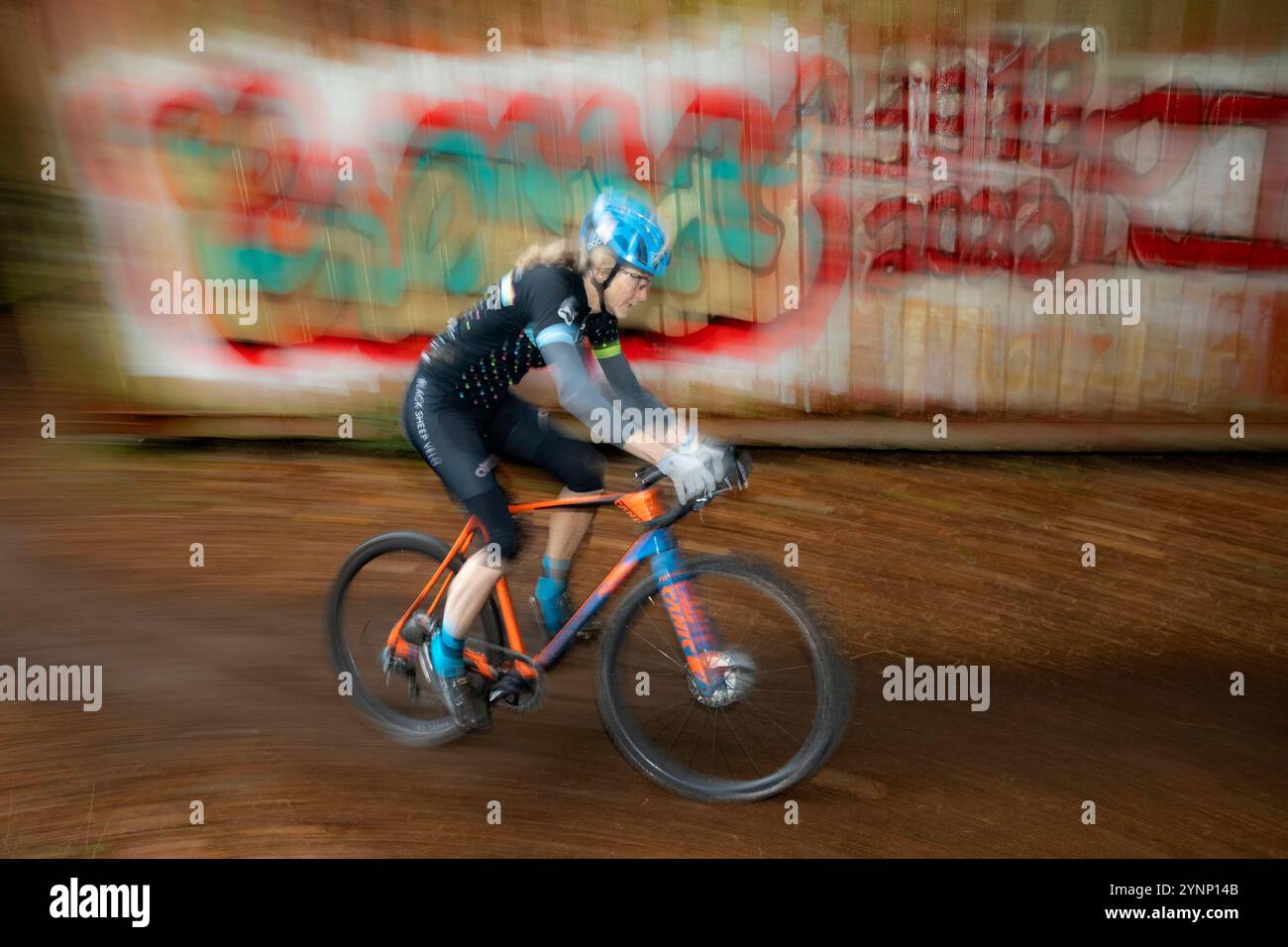 WA26245-00.....WASHINGTON - Womans cyclocross race in North SeaTac Park, city of SeaTac.  Cat 3-4 / 50+ Stock Photo