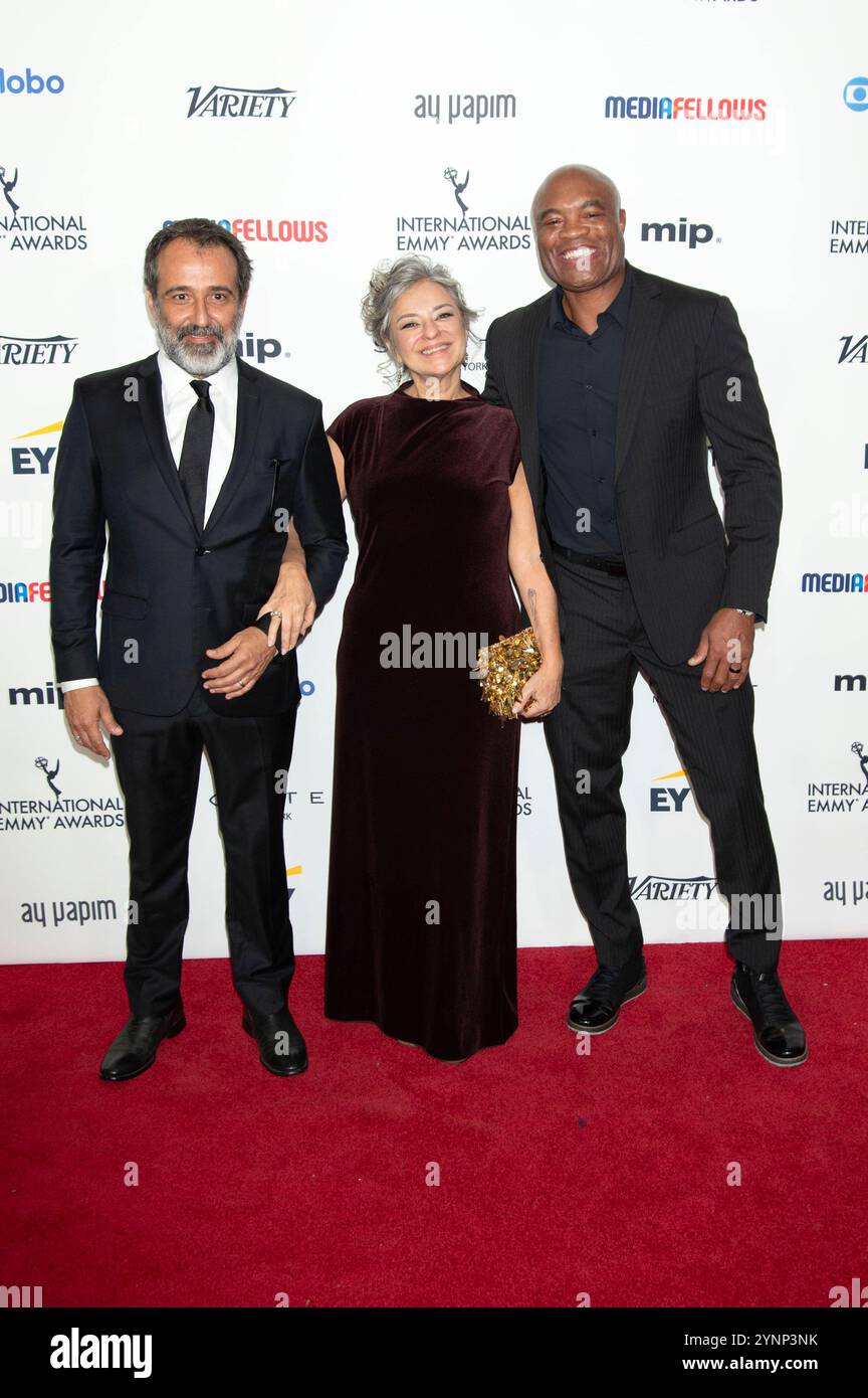 Anderson silva mma hi-res stock photography and images - Alamy, image size:864x1390