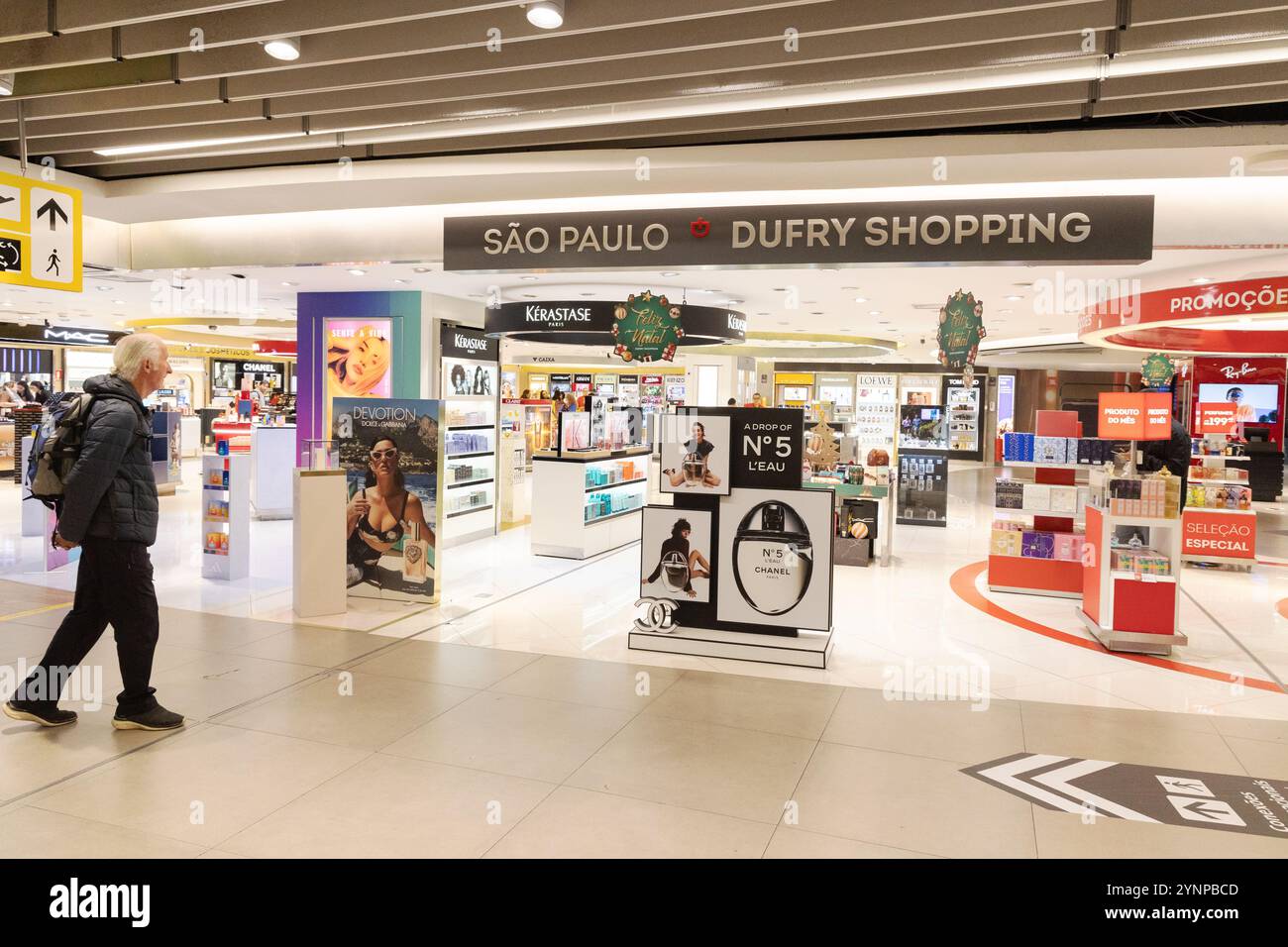 Airport Duty Free shop, Sao Paulo international airport terminal ...