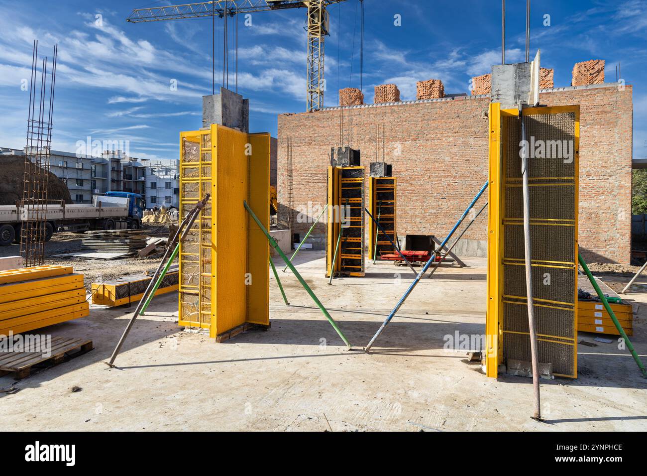 Scaffolding under concrete slab hi-res stock photography and images - Alamy