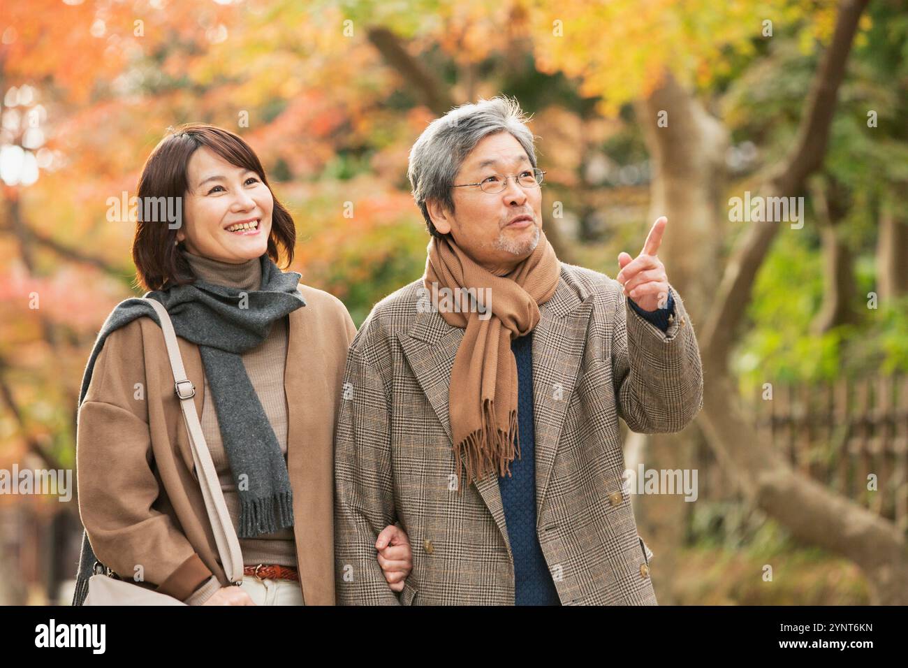 Couple enjoying sightseeing hi-res stock photography and images - Alamy