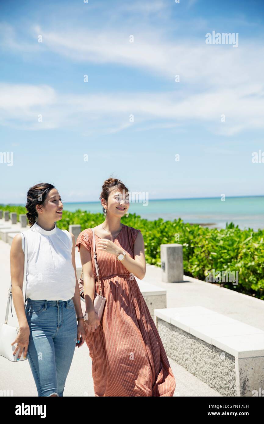 Two women in their 20s enjoying their trip Stock Photo - Alamy