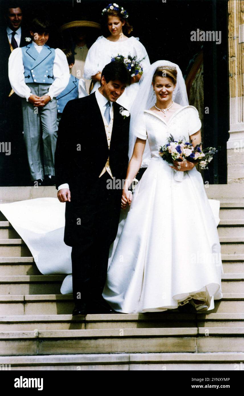 The wedding of Lady Helen Windsor to Timothy Taylor at St George's Chapel, Windsor Castle. 18th July 1992 Stock Photo - Alamy The wedding of Lady Helen Windsor to Timothy Taylor at St George's Chapel, Windsor Castle. 18th July 1992 Stock Photo - Alamy