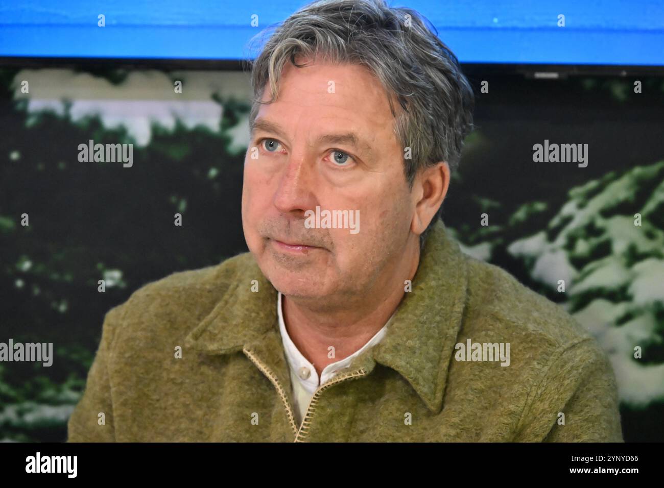 London, UK. John Torode and Lisa Faulkner visited Ideal Home Show Christmas at Olympia to sign copies of their book "John & Lisa's Kitchen." Stock Photo