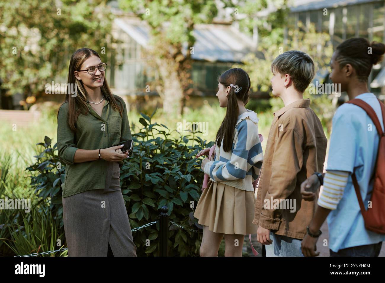 Biology class outdoor hi-res stock photography and images - Alamy