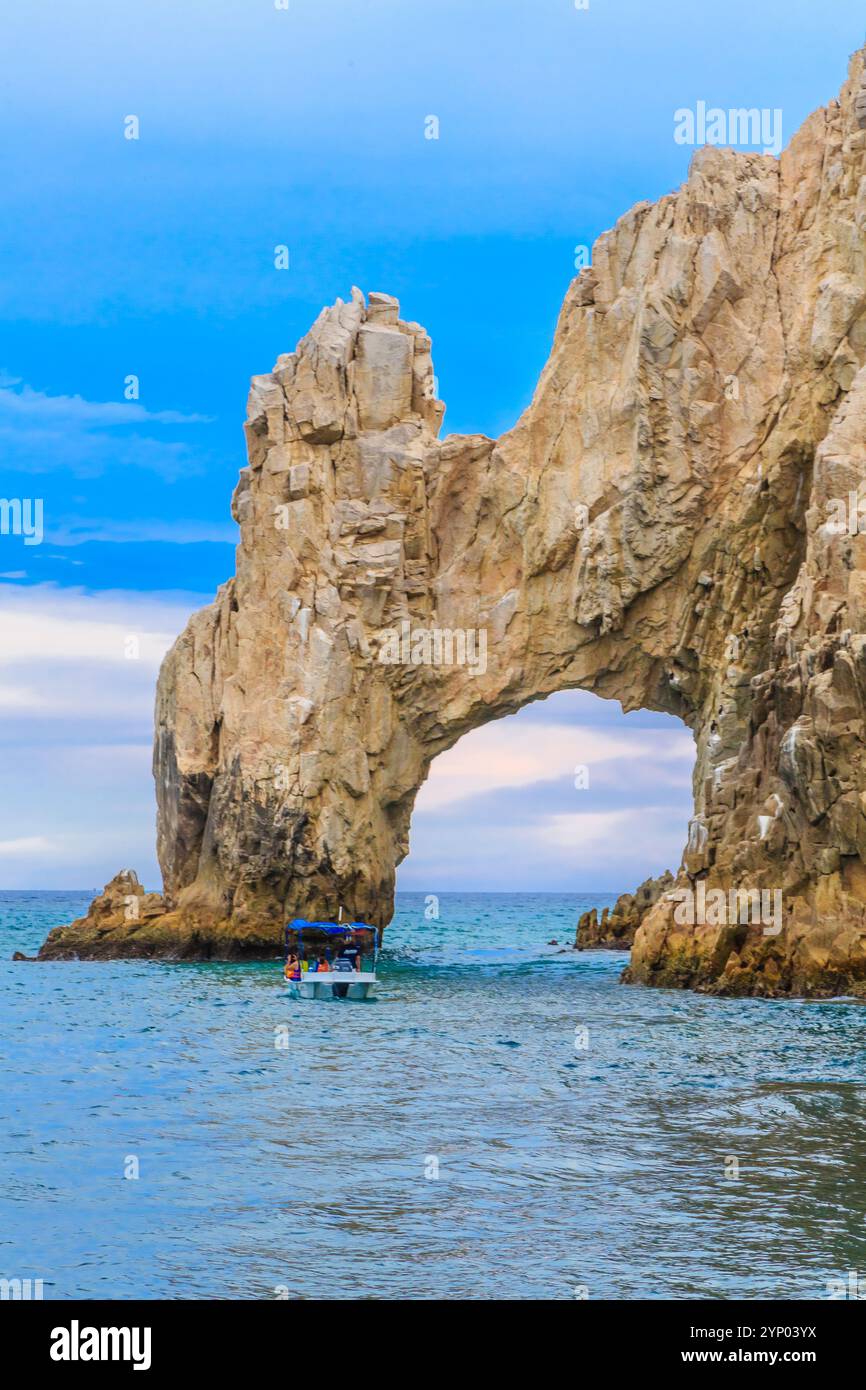 Rock ocean clear sky hi-res stock photography and images - Alamy