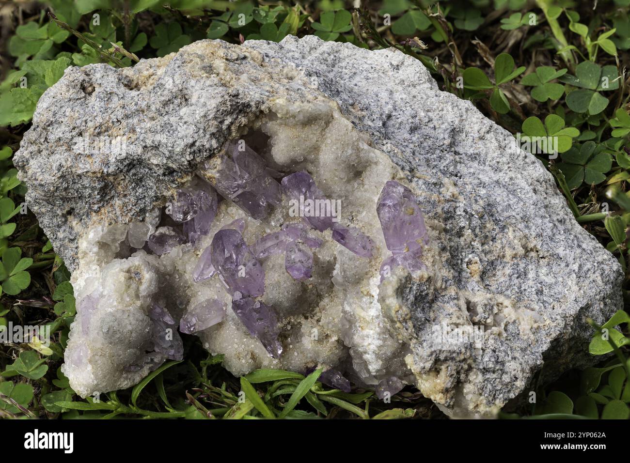 Quartz Crystals In Rocks Crystal rock formation quartz hi-res stock photography and images - Alamy