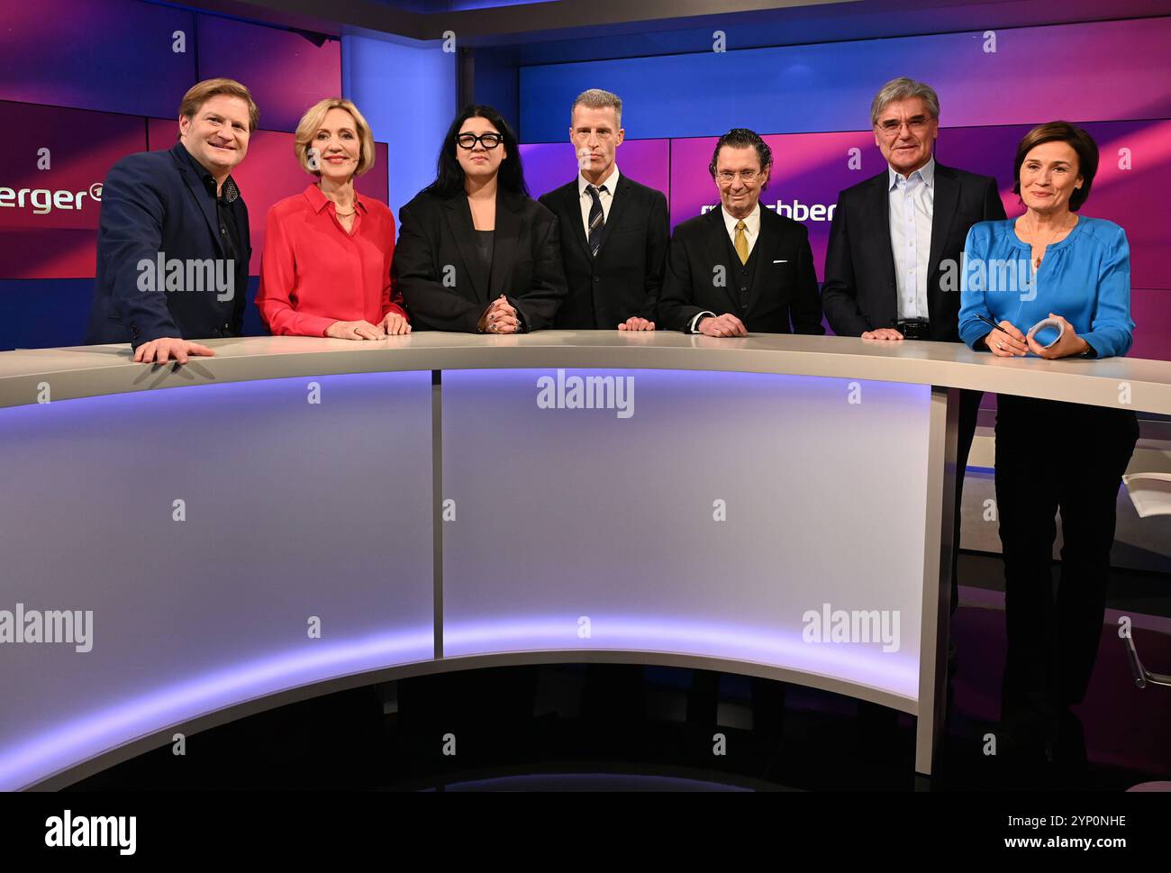 Journalist Michael Bröcker, l-r, Moderatorin Petra Gerster ...