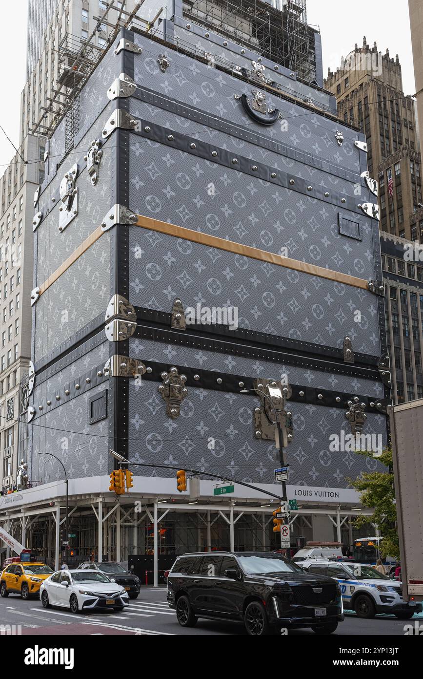 Flagship louis vuitton store nyc hi-res stock photography Flagship louis vuitton store nyc hi-res stock photography
