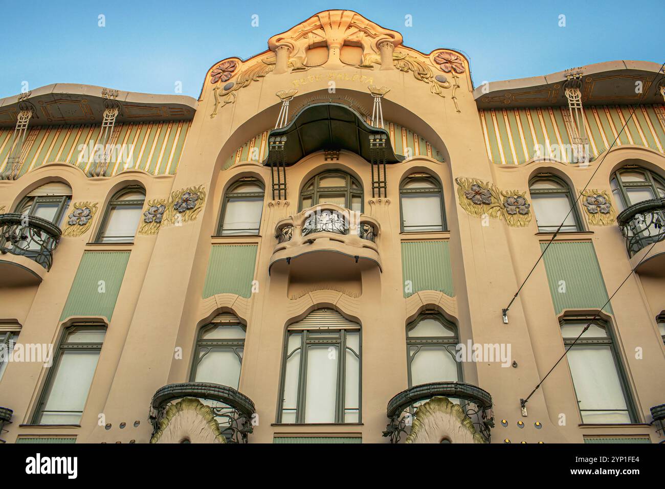 Hungary reok palace hi-res stock photography and images - Alamy
