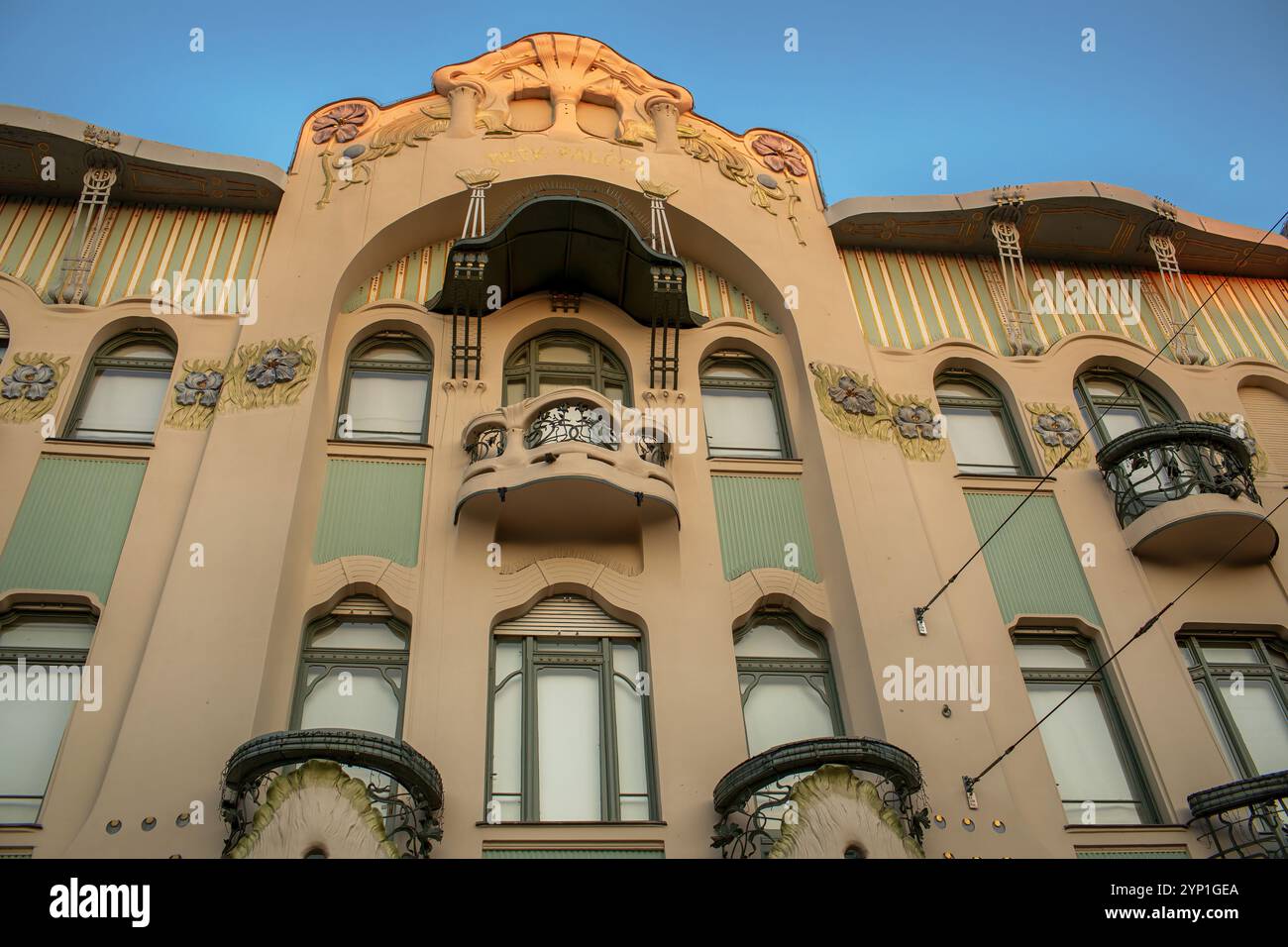 Hungary reok palace hi-res stock photography and images - Alamy