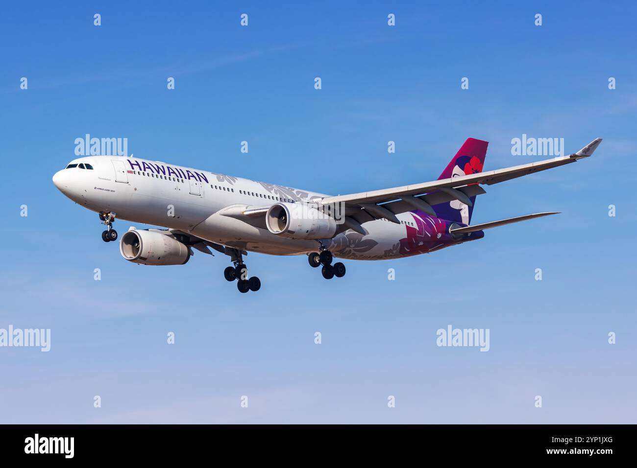 Hawaiian airlines airbus a330 hi-res stock photography and images