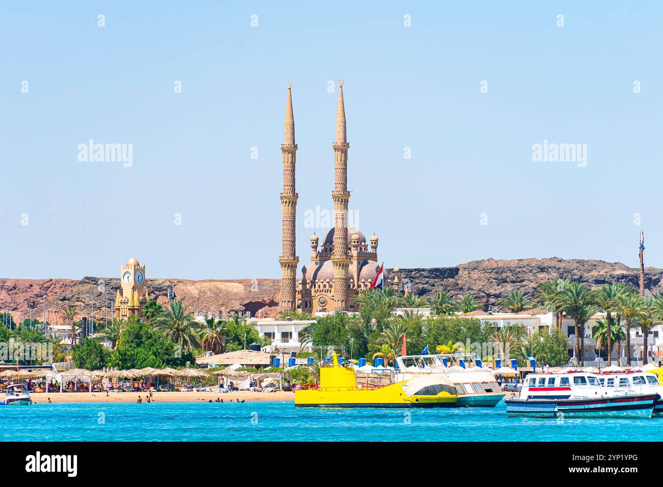 Al Mustafa Mosque in the Old Town of Sharm El Sheikh, Egypt. One of the main tourist attraction with magnificent architecture. Blue sea in the foregro Stock Photo