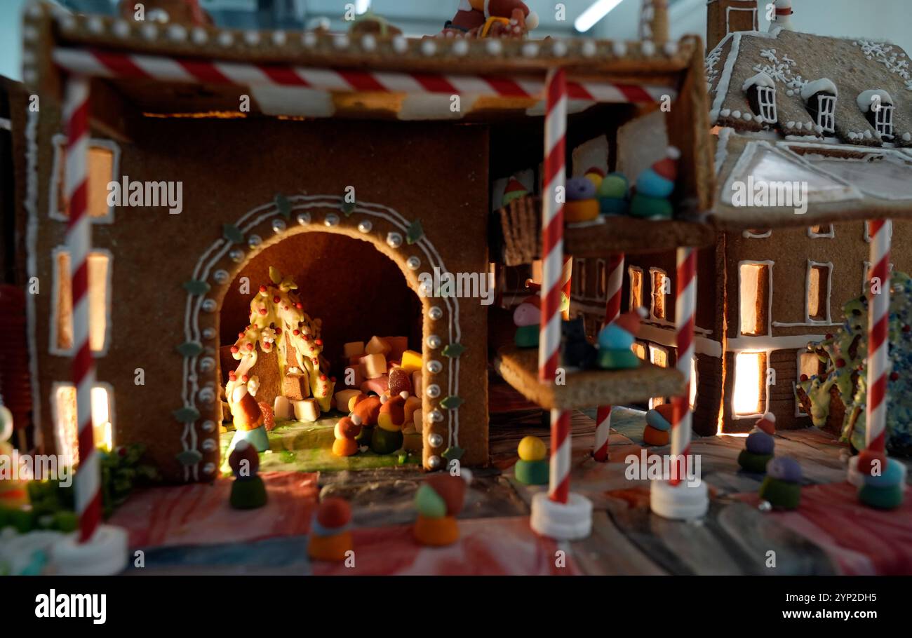 Gingerbread ampics hi-res stock photography and images - Alamy