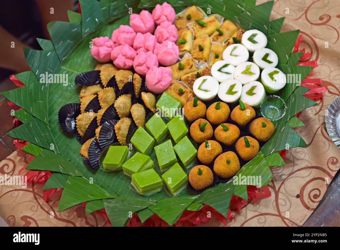 Indonesia snacks hi-res stock photography and images - Alamy