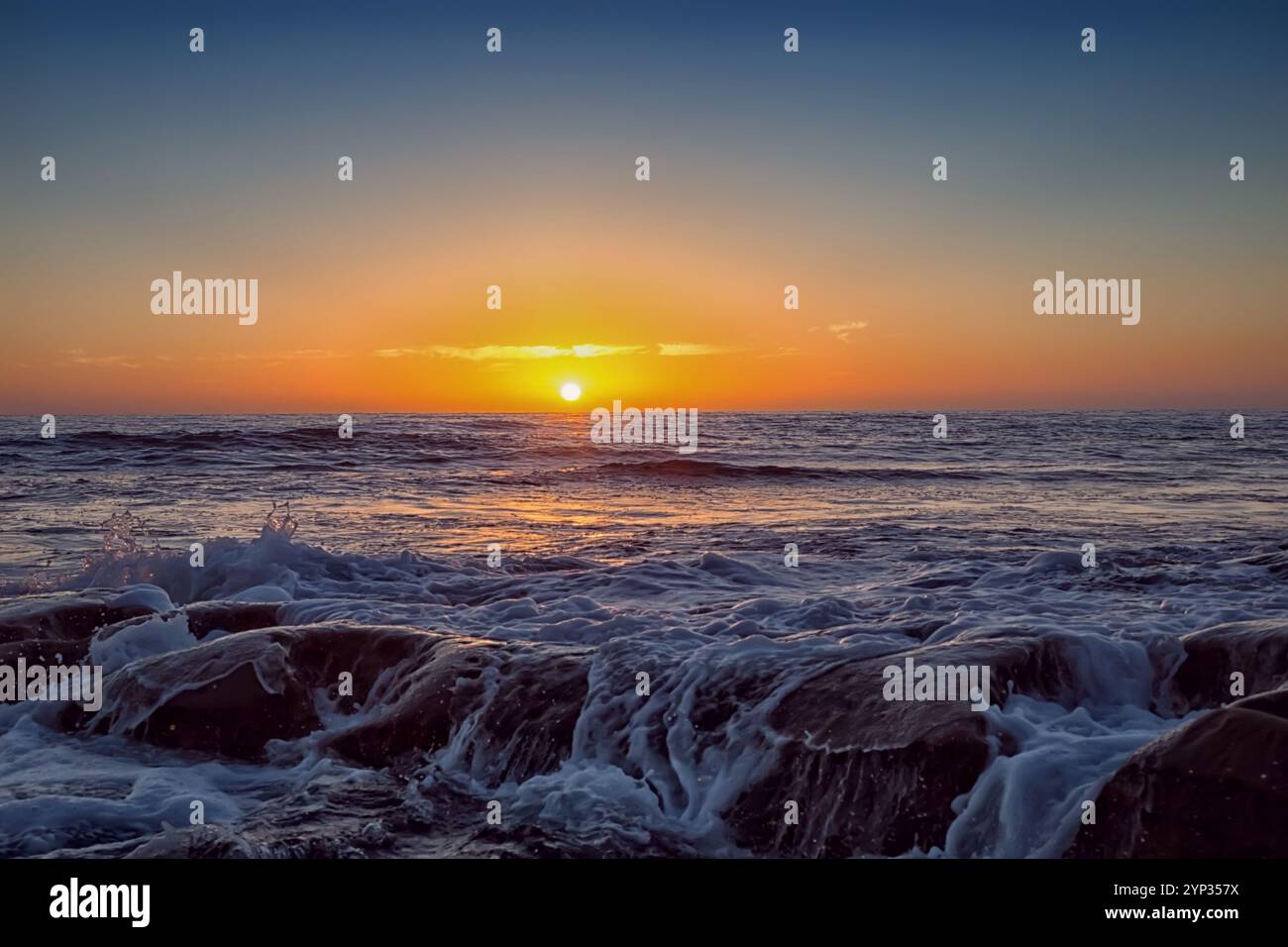 Friends running on beach sunset hi-res stock photography and images - Alamy