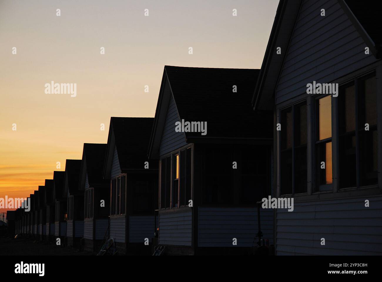 Many identical cottages hi-res stock photography and images - Alamy