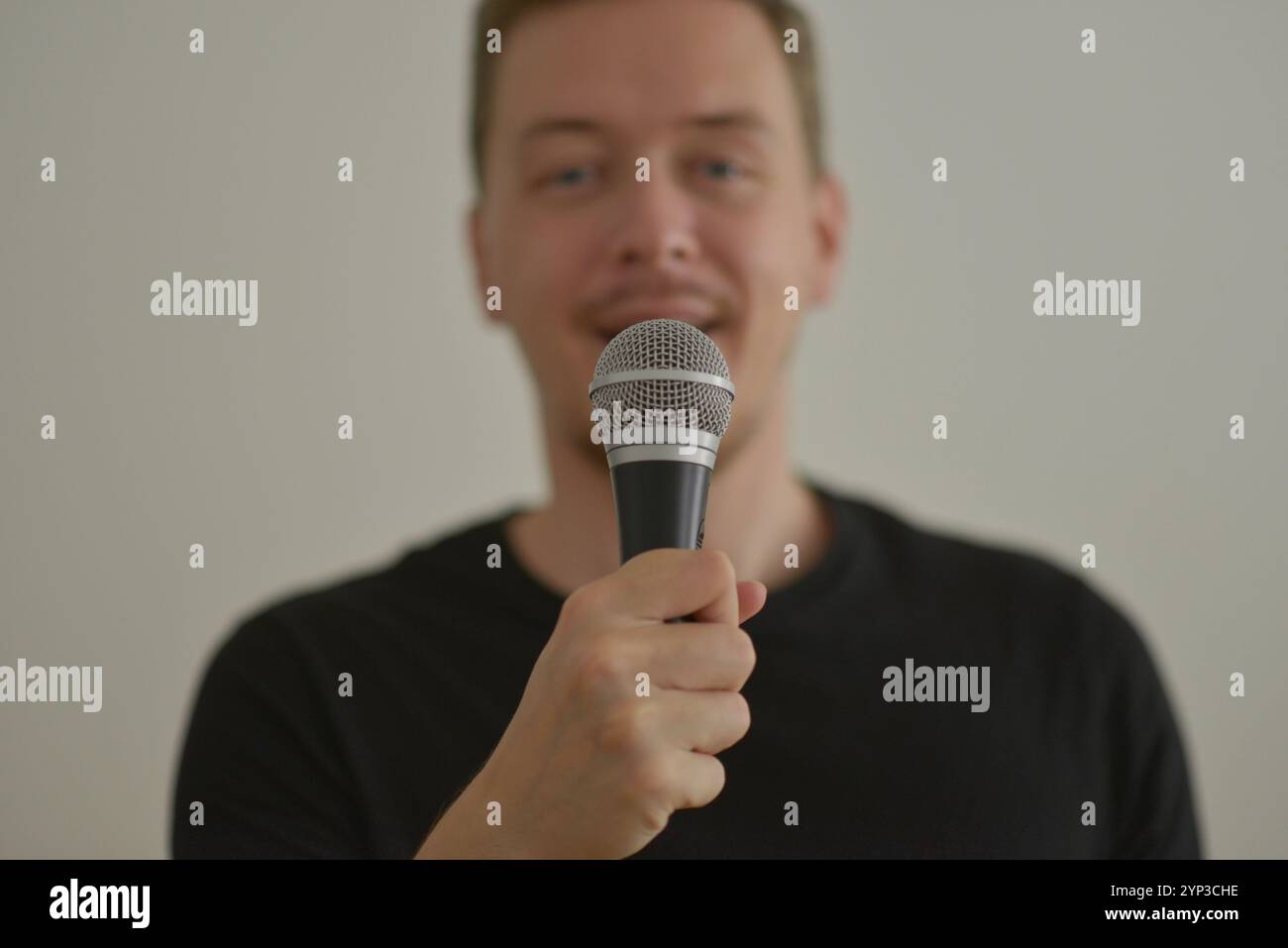 Speaker presentation microphone hi-res stock photography and images - Alamy