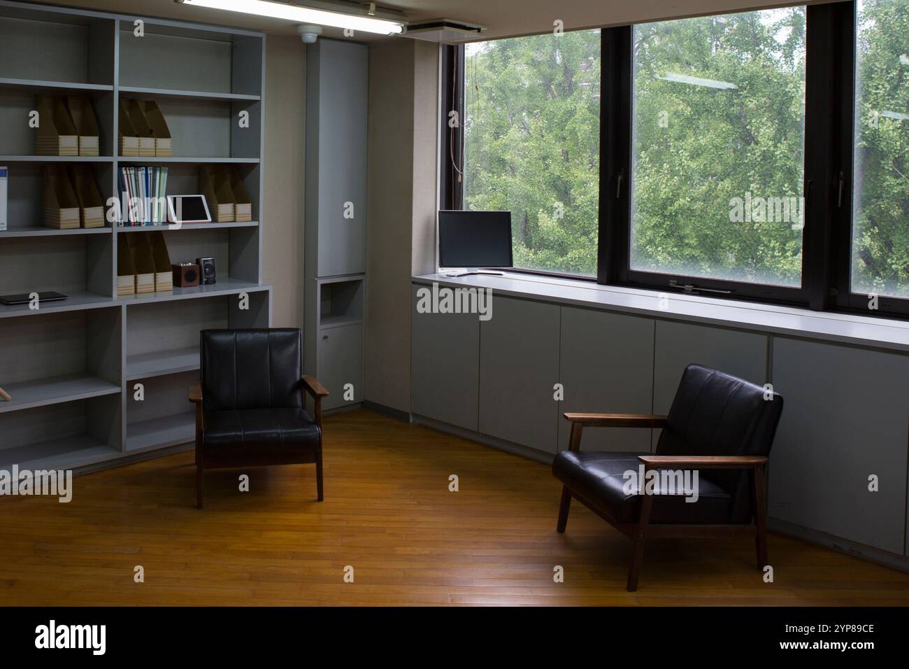 Office chairs desktop hi-res stock photography and images - Alamy