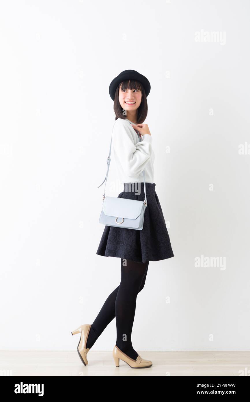 Girl woman bowler hat hi-res stock photography and images - Alamy