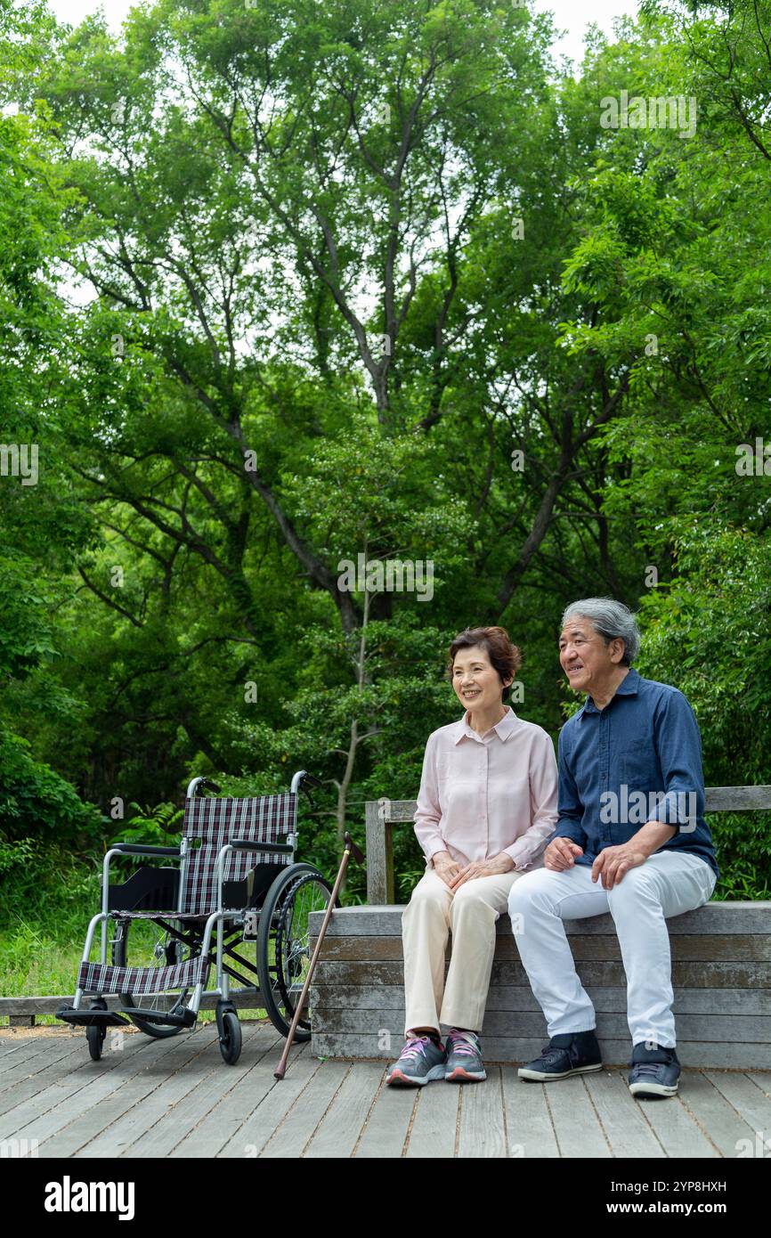 Elderly nursing home sitting hi-res stock photography and images - Alamy