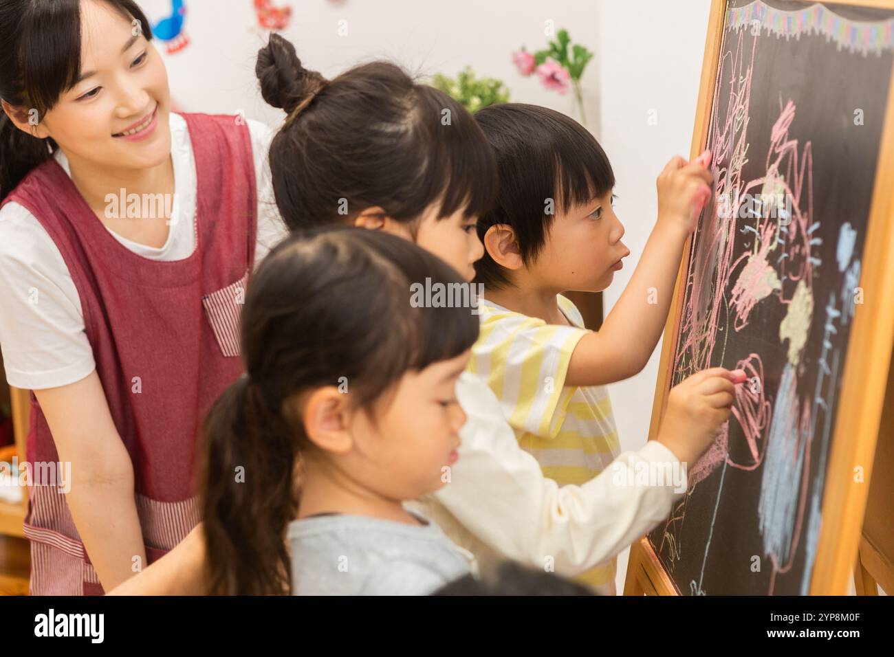 School children drawing a picture Stock Photo - Alamy