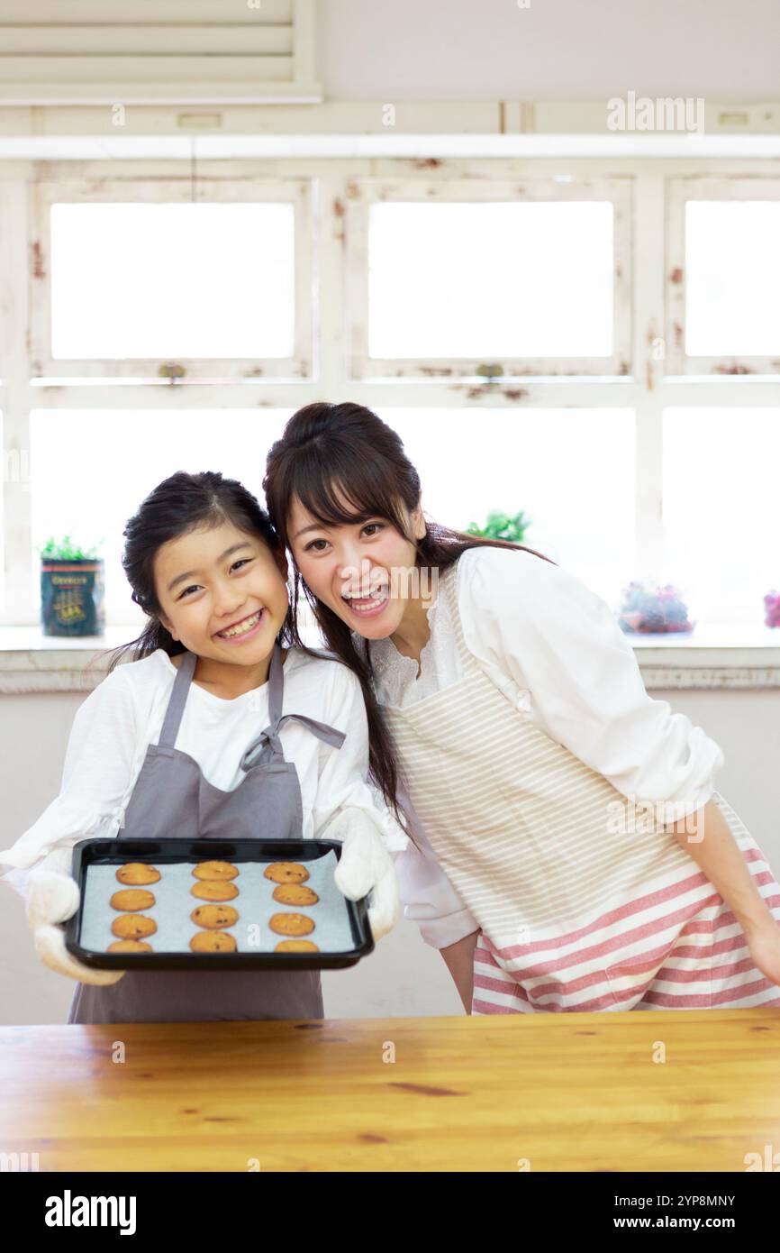 Making cookies home hi-res stock photography and images - Alamy