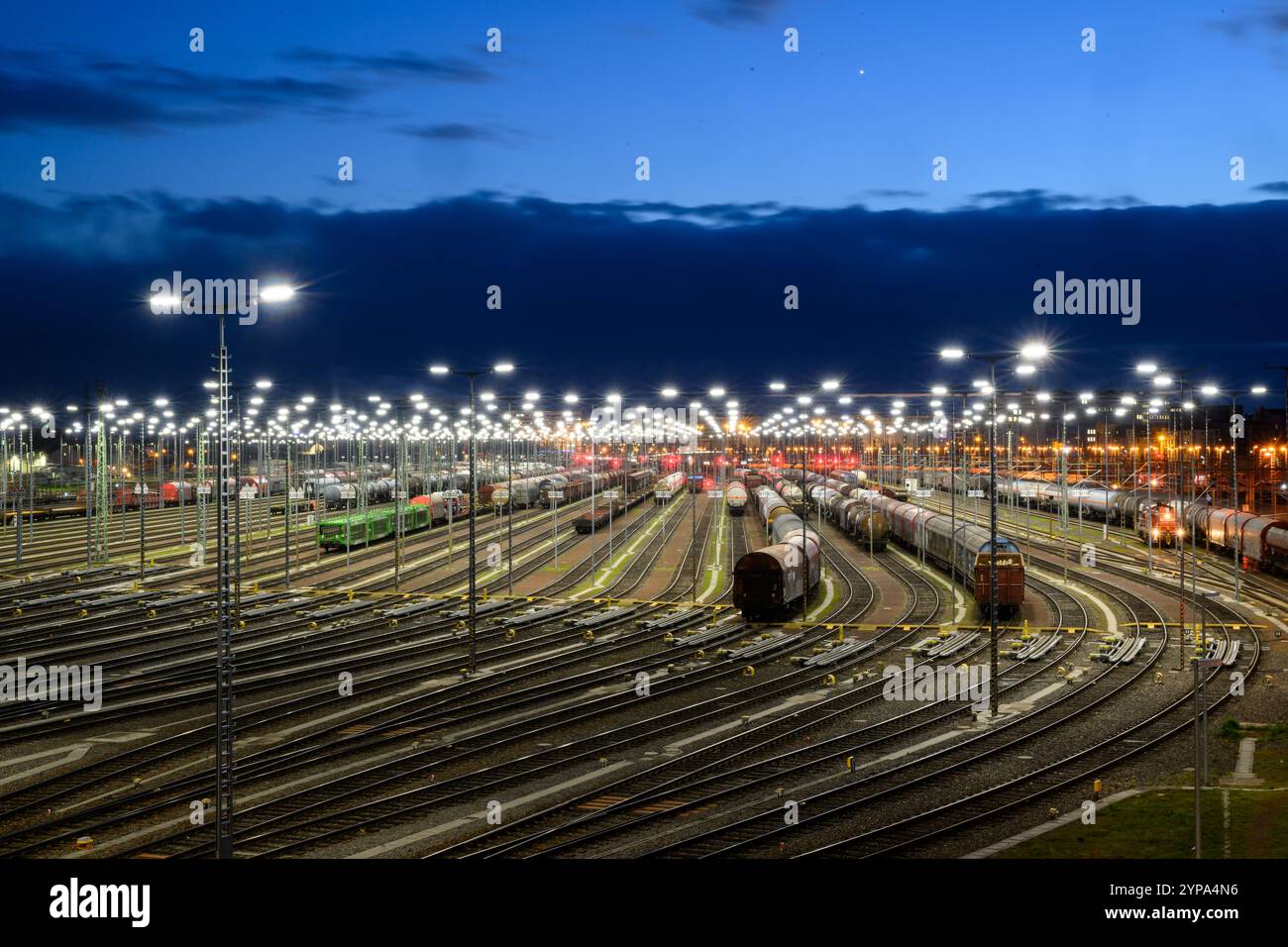 PRODUCTION - 26 November 2024, Saxony-Anhalt, Halle (Saale): Freight wagons stand on the train formation yard in the Halle/Saale marshalling yard. The facility is one of the most modern of its kind in Europe. The Halle/Saale rail junction is an important hub for both freight and passenger transport in Central Germany. Photo: Hendrik Schmidt/dpa Stock Photo