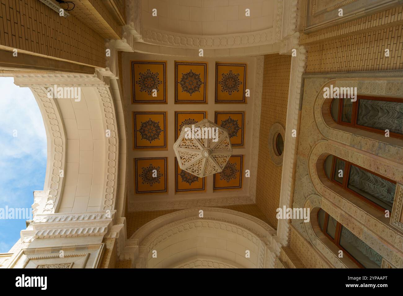 Decorated patterns ceiling hi-res stock photography and images - Alamy
