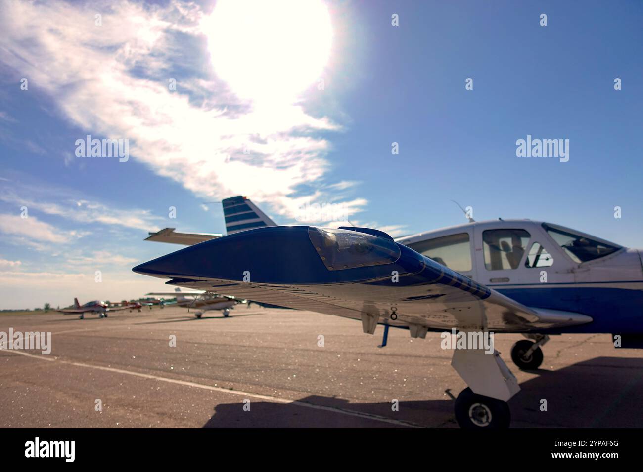 Skydive aircraft hi-res stock photography and images - Alamy