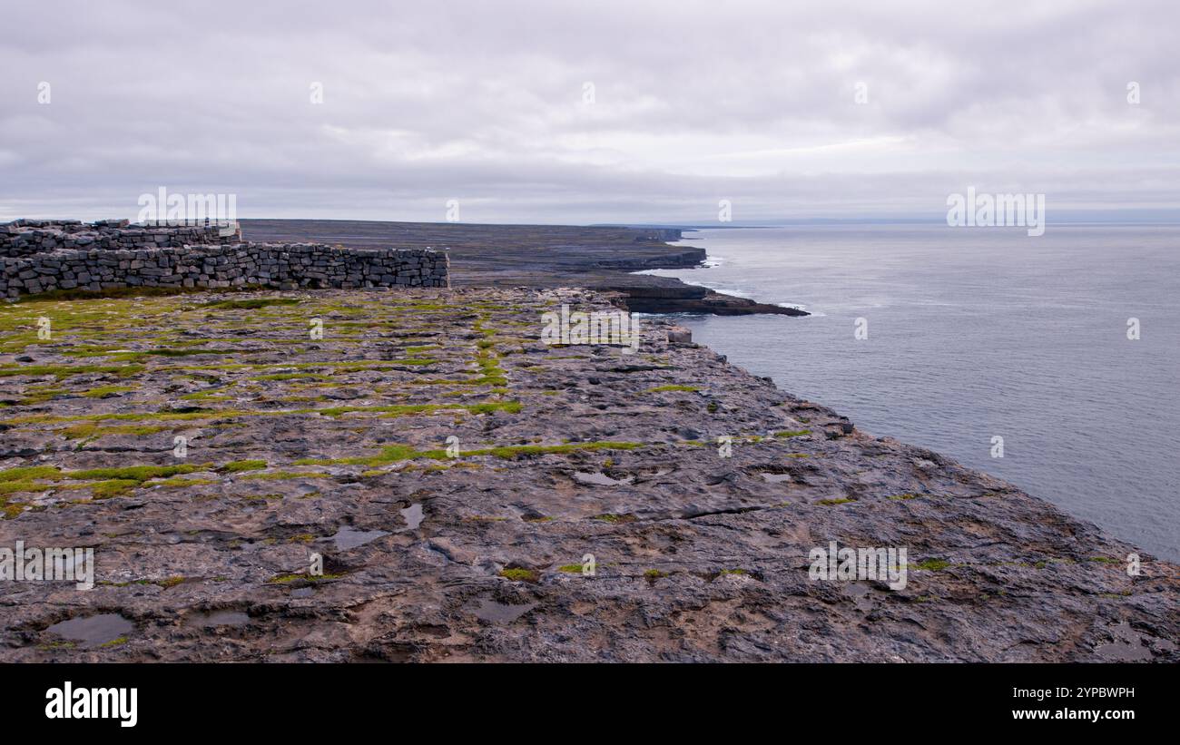 Fort dún aonghasa hi-res stock photography and images - Alamy