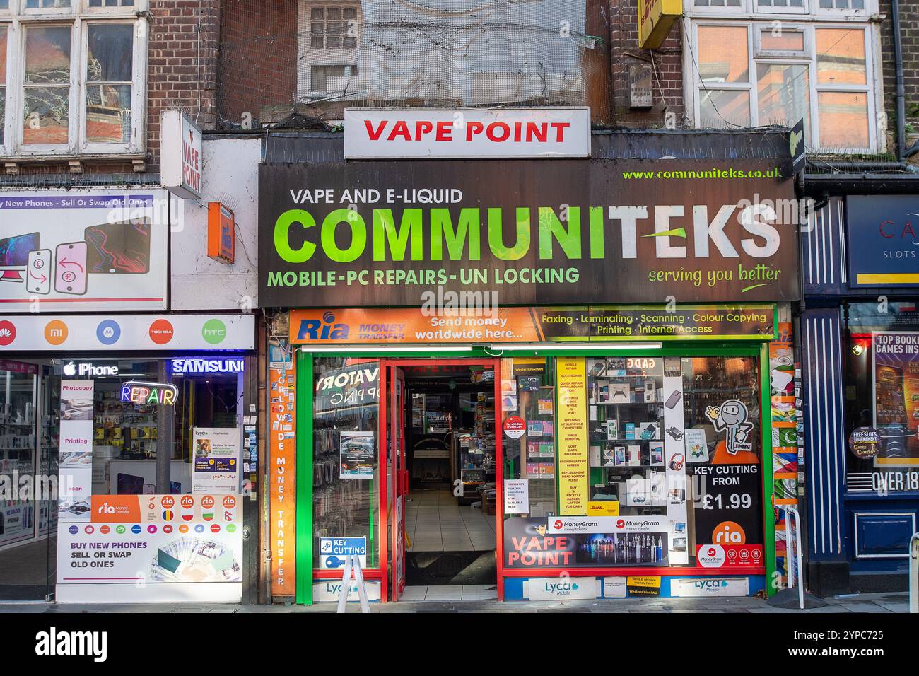 vape shop slough Uk vape shops hi-res stock photography and images