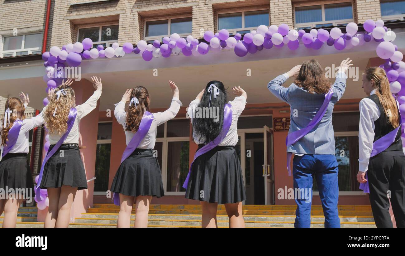 Teenagers girls rear view hi-res stock photography and images - Alamy