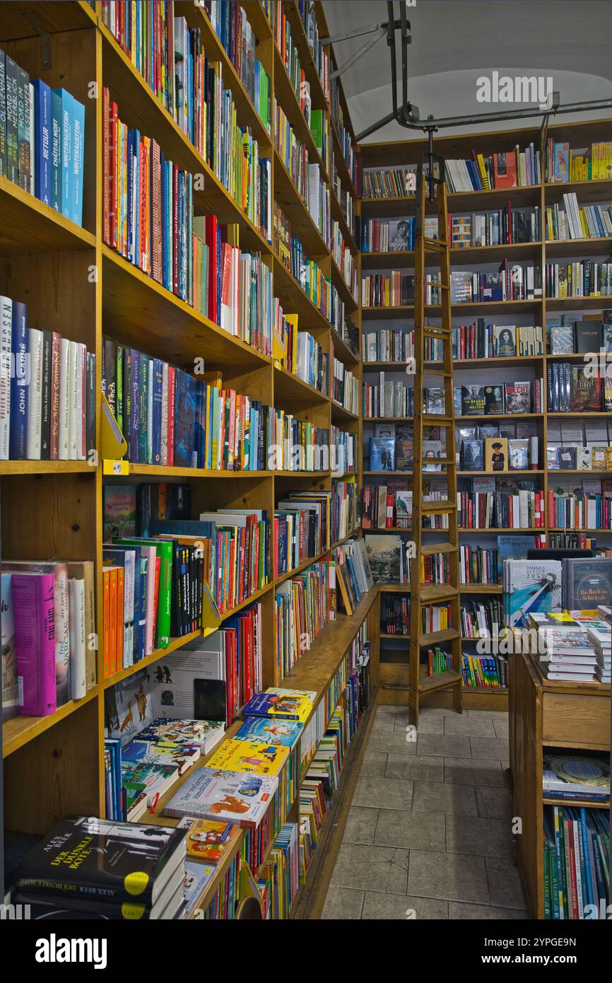 Indie bookstore hi-res stock photography and images - Alamy