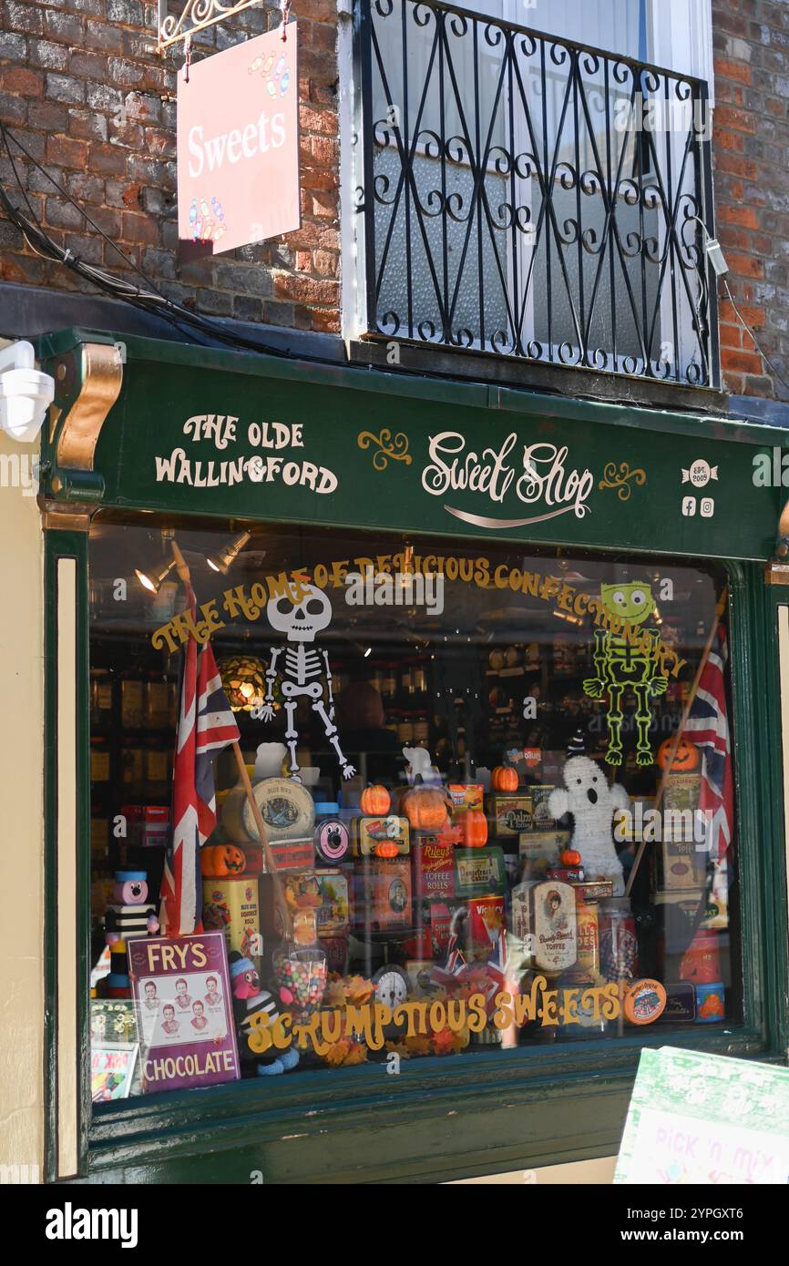 The Olde Sweet Shop Wallingford Stock Photo Alamy