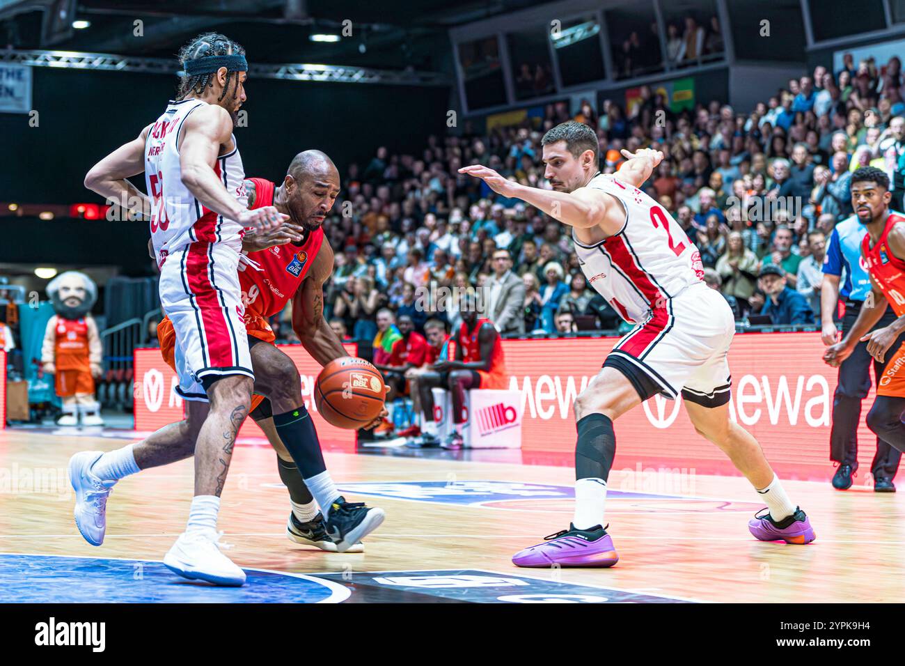 Chemnitz, Deutschland 30. November 2024 1.BBL 2024/2025 Niners