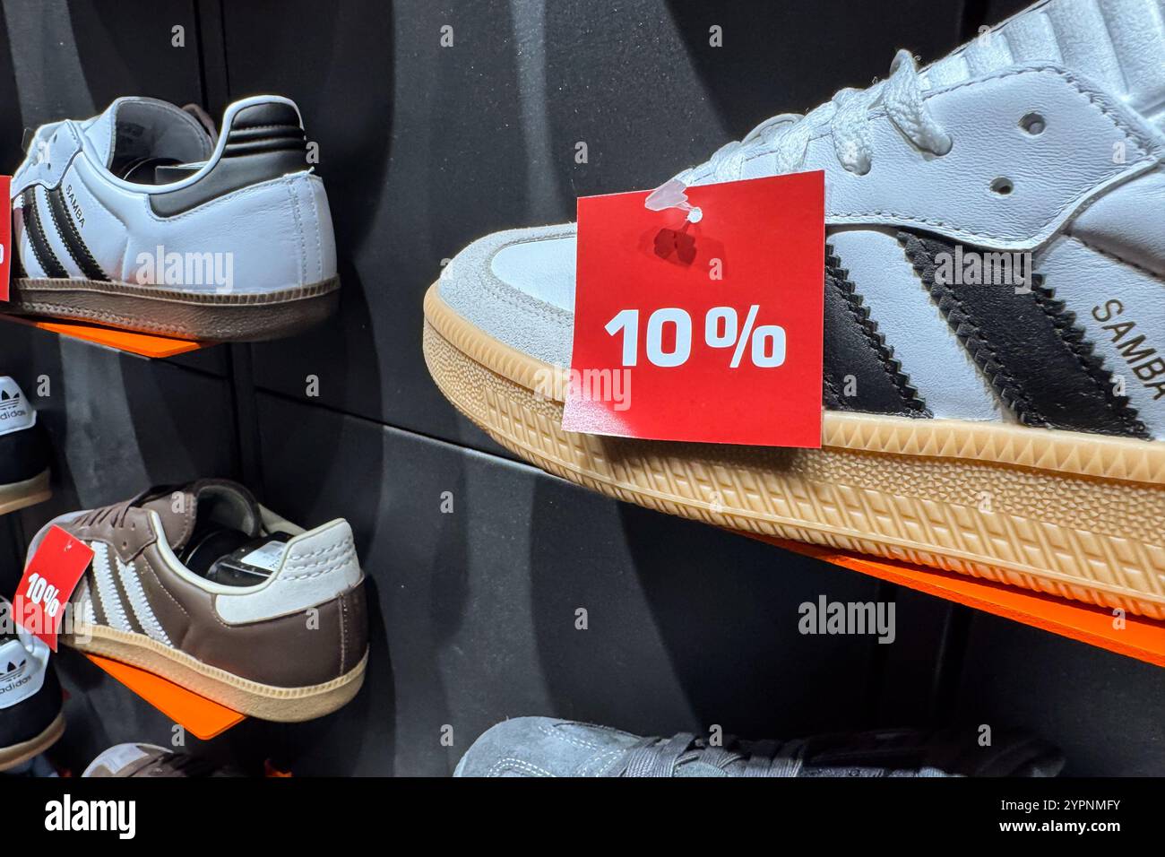 Adidas shoes store zaragoza online