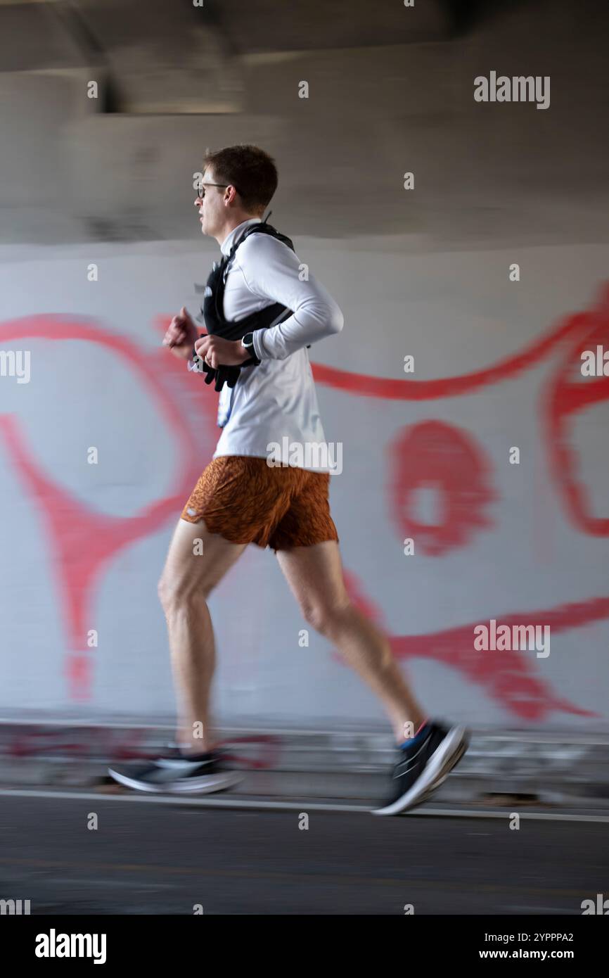 Seattle Runner Male college runners hi-res stock photography and images - Alamy
