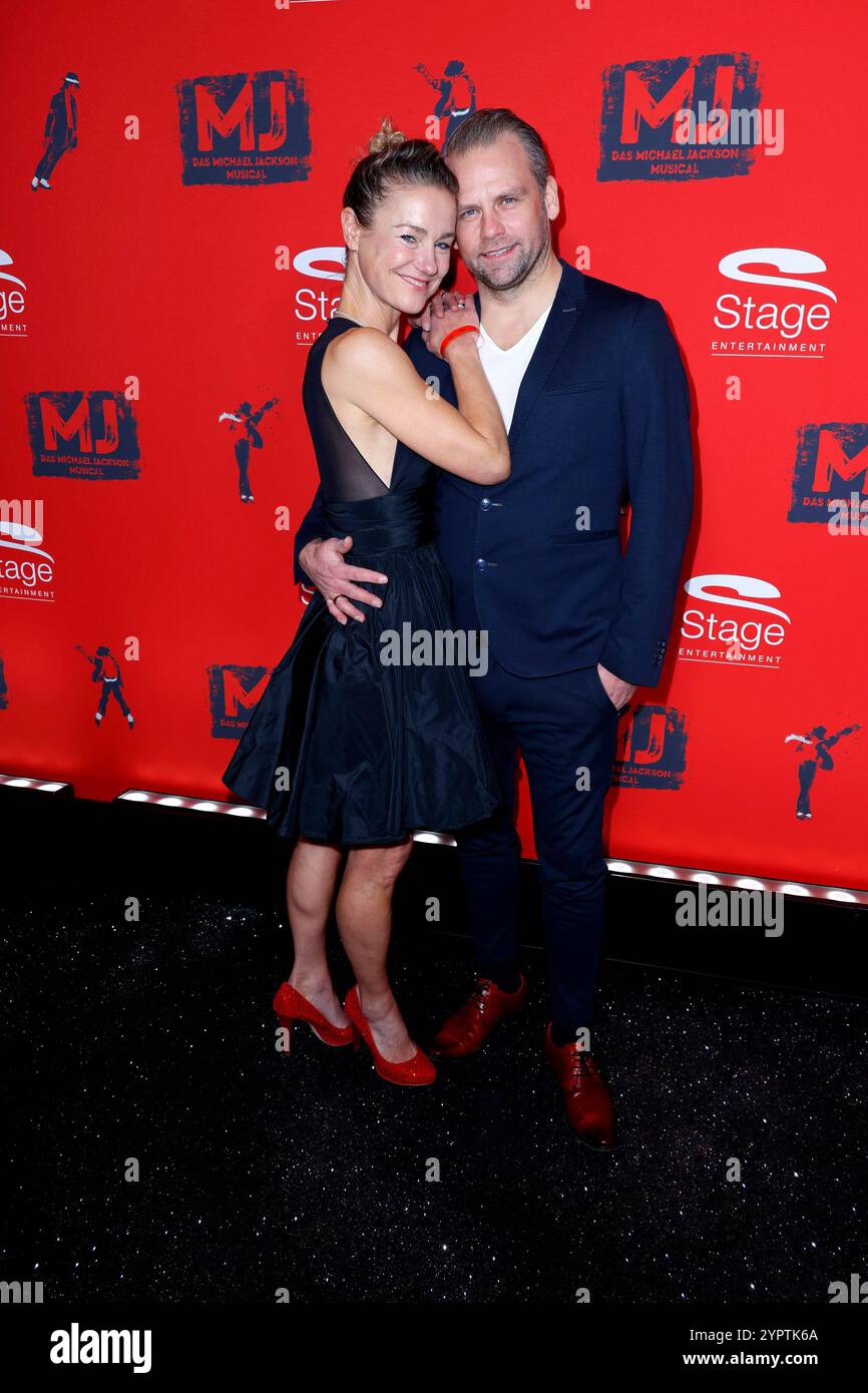 rhea-harder-und-ihr-ehemann-joerg-vennewald-bei-der-premiere-vom-mj