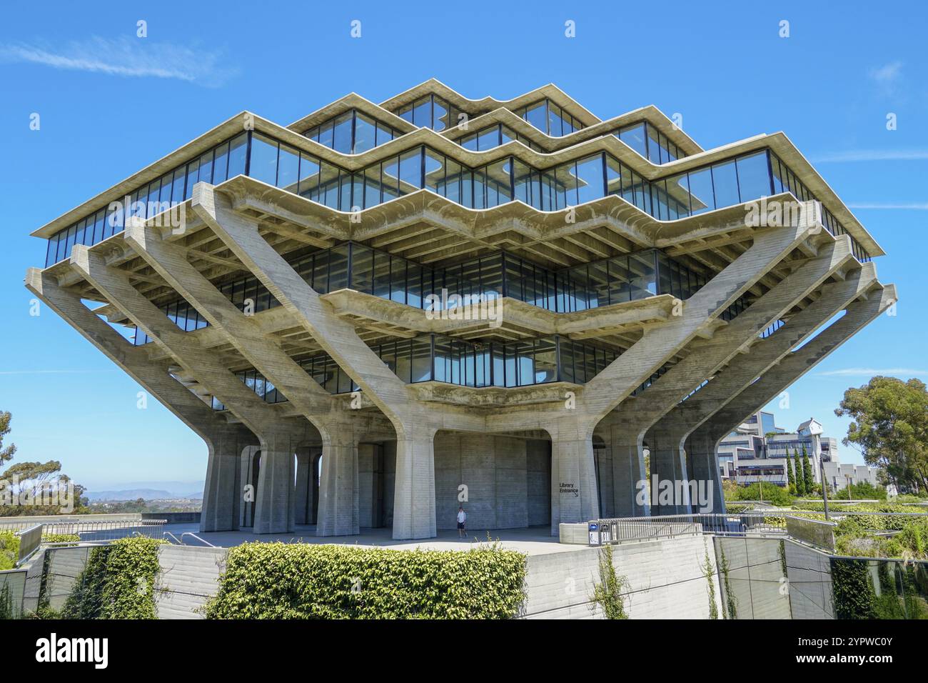 Theodor Geisel Library San diego main library hi-res stock photography and images - Alamy